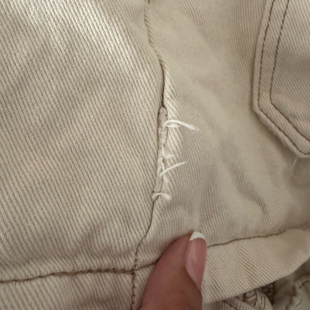 Pacsun Women's Cream Shorts - Picture 6 of 6
